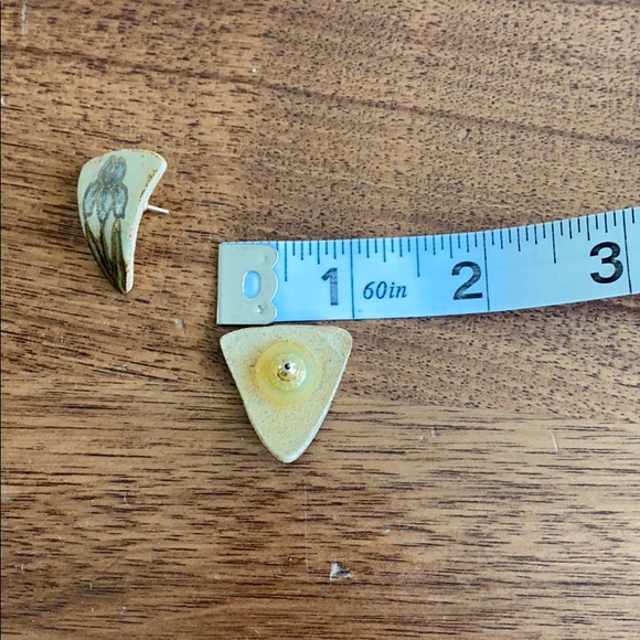 Pretty Vintage Ceramic Earrings - Picture 4 of 5